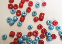 Стеклянная бусина (бисер), 5 г, d 4 мм, красно- голубой микс